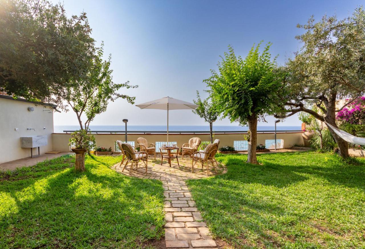 Il Giardino Dei Tramonti Di Ulisse * Tropea